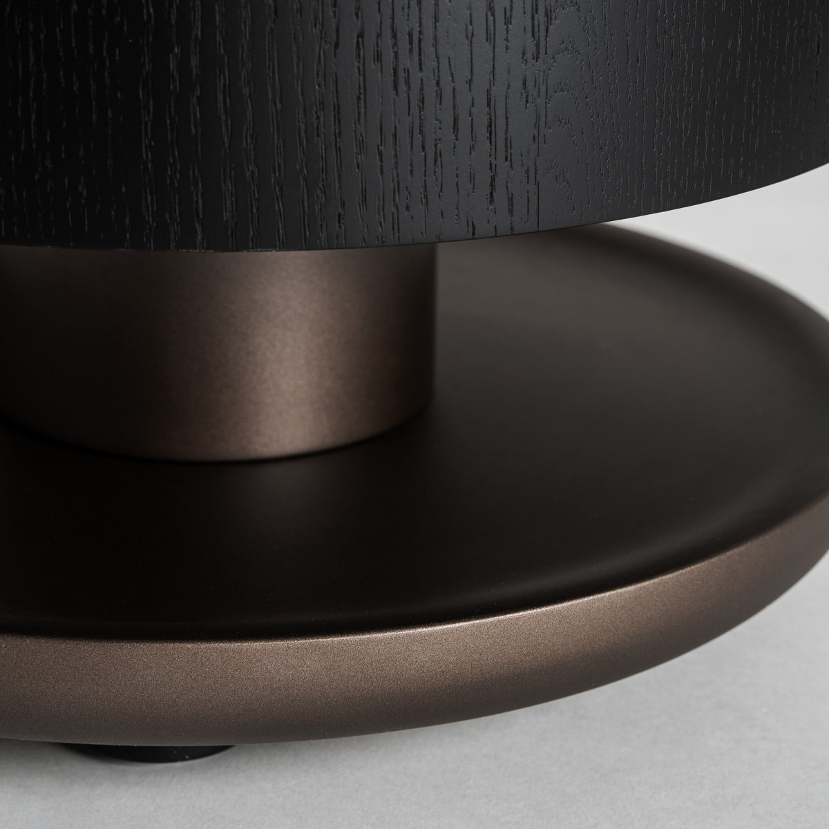 Table d'appoint en chêne et céramique