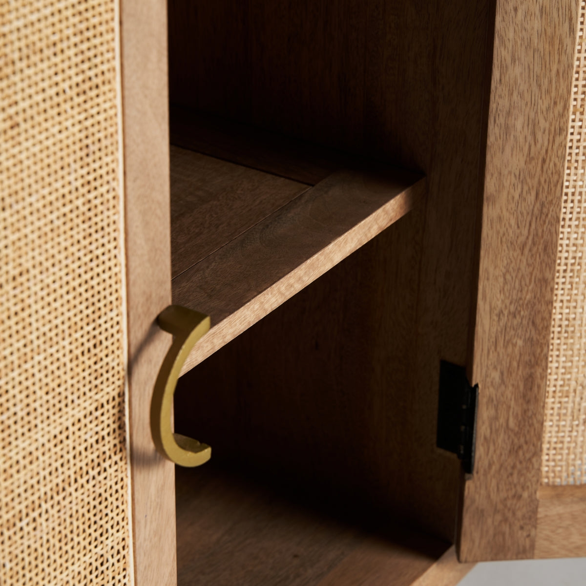 Buffet en bois de manguier et rotin