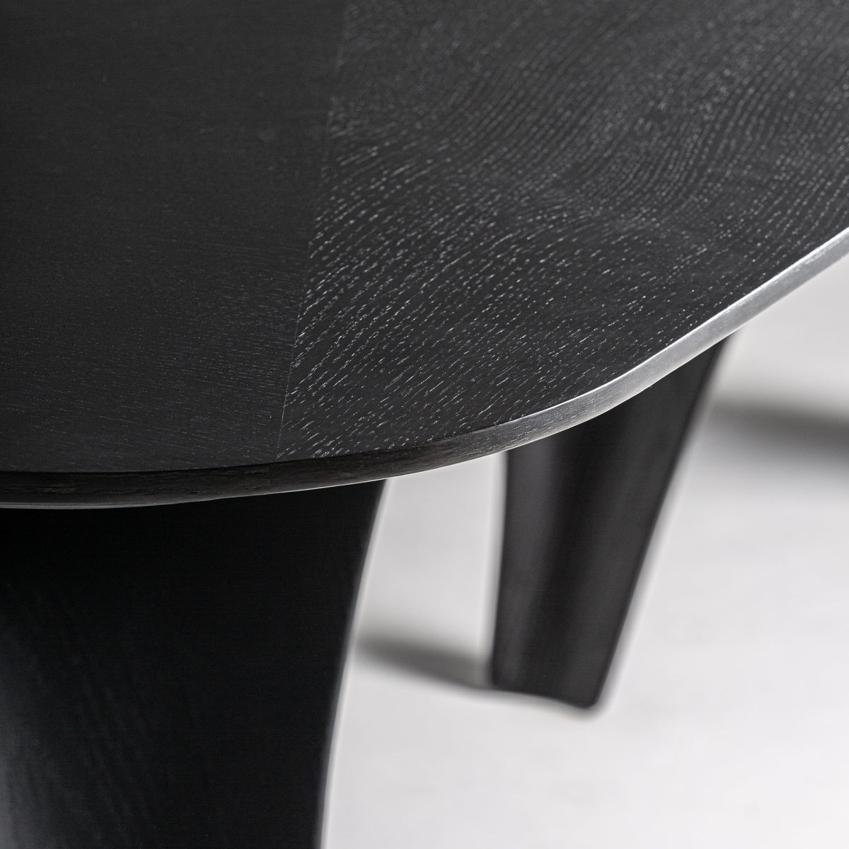 Table de salle à manger rectangulaire en chêne noir