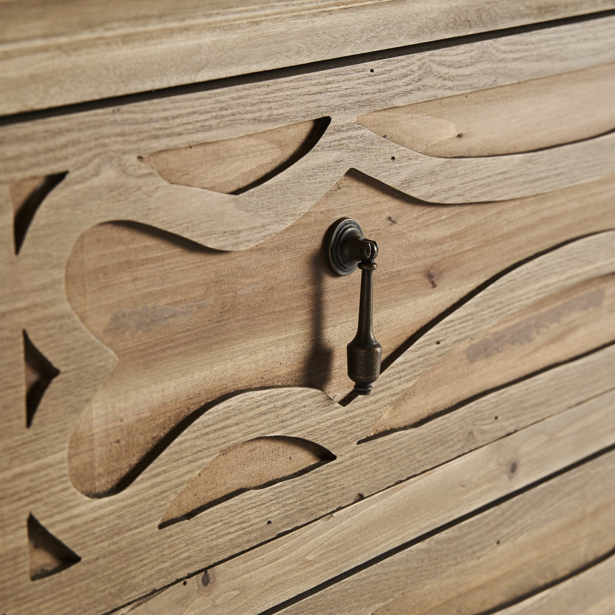 Commode en bois d'orme marron