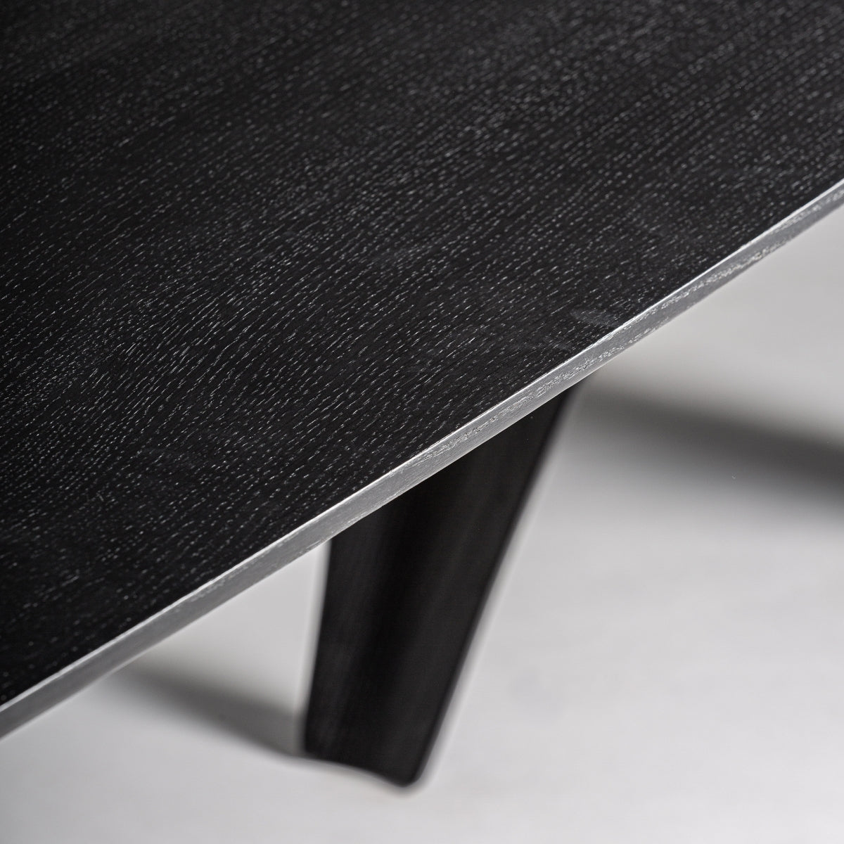 Table de salle à manger rectangulaire en chêne noir