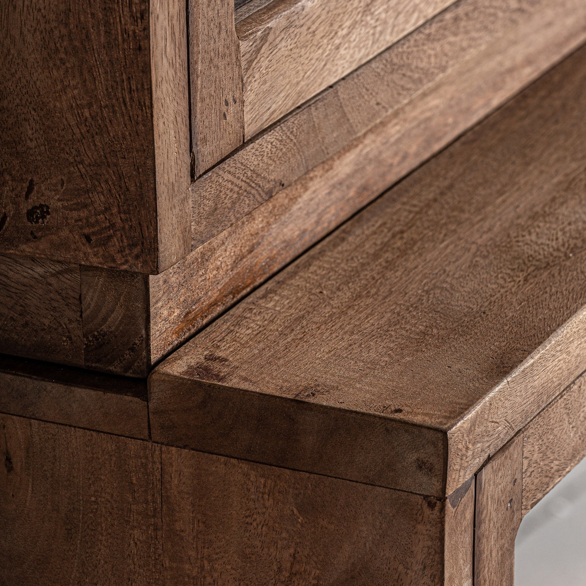 Vitrine en bois tropical