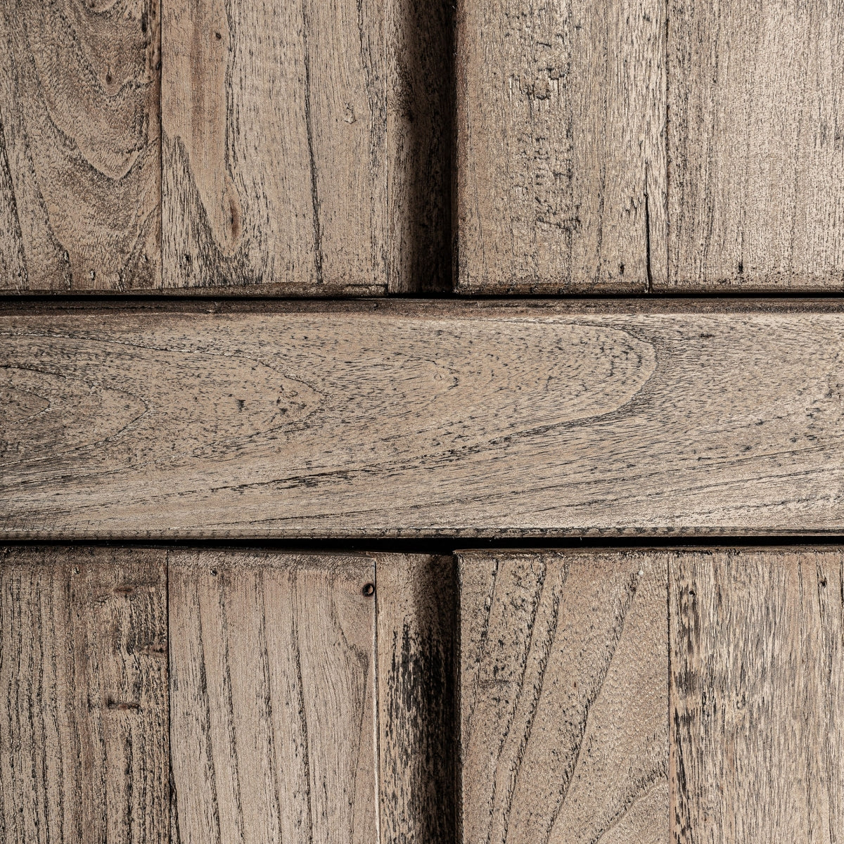 Armoire en bois d'orme