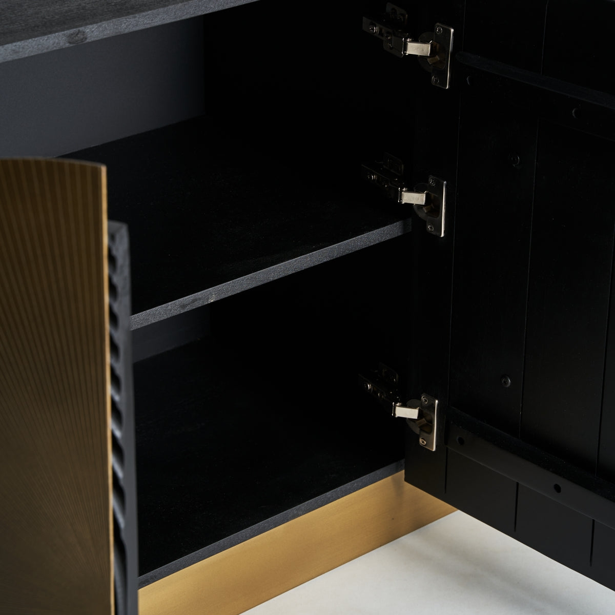 Buffet en bois de manguier noir et laiton