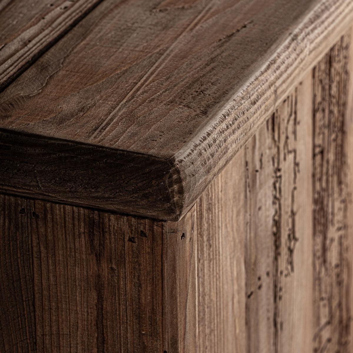 Buffet en bois de pin marron
