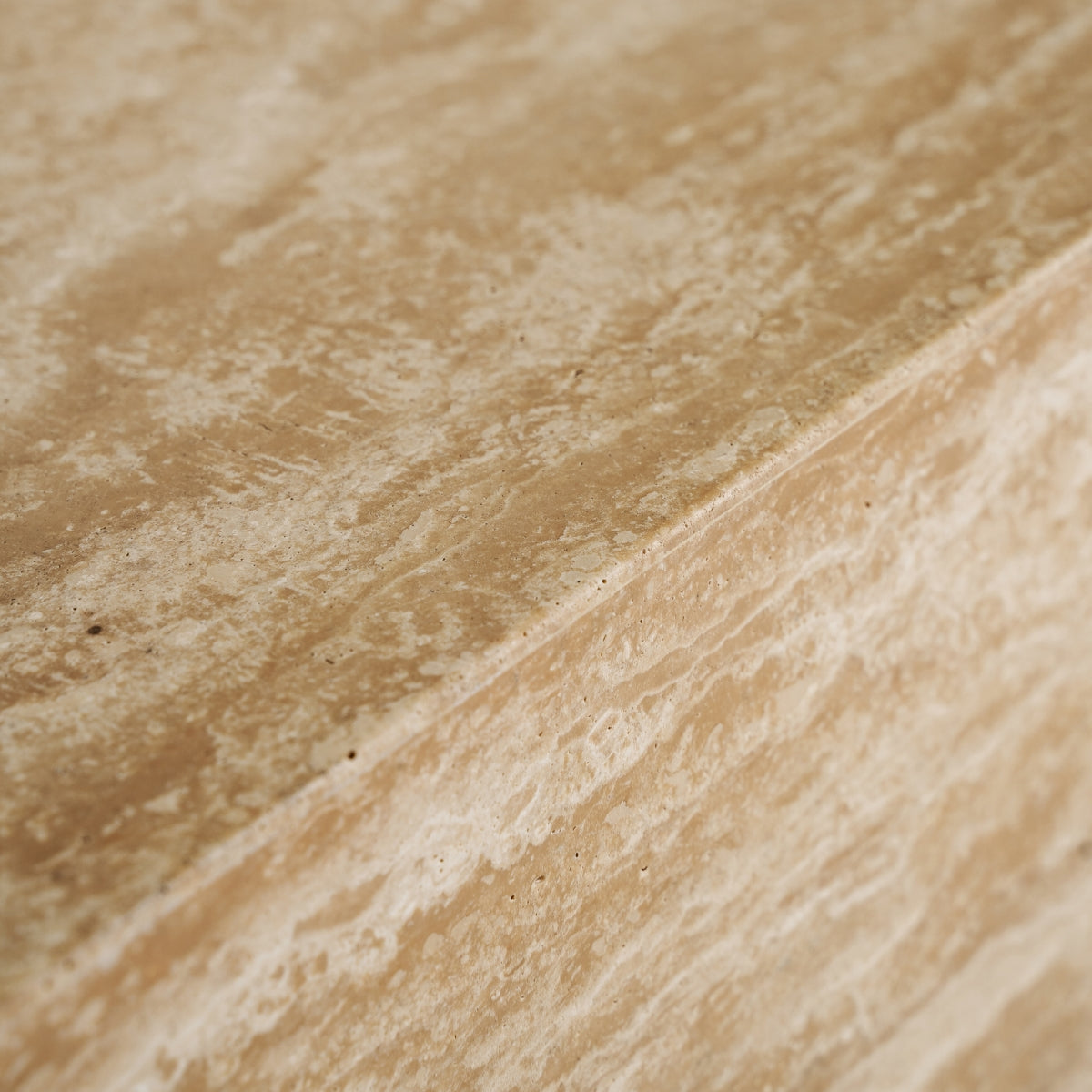 Meuble TV en travertin beige