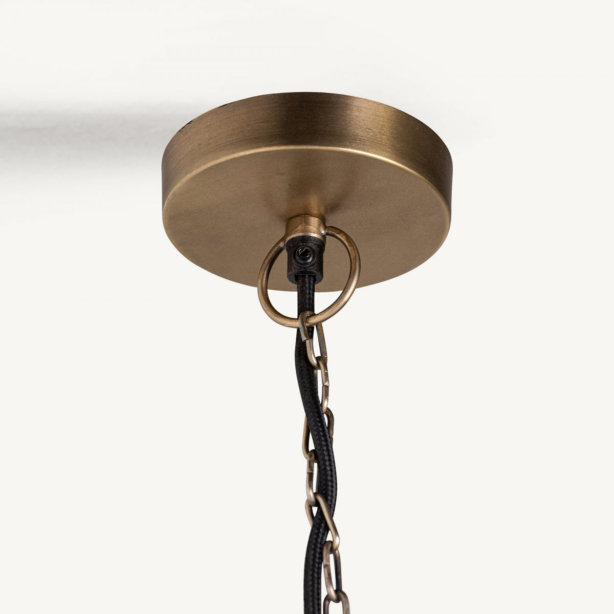Lustre en laiton vieilli